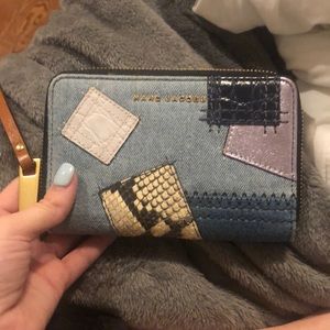 MARC JACOBS WALLET/WRISTLET